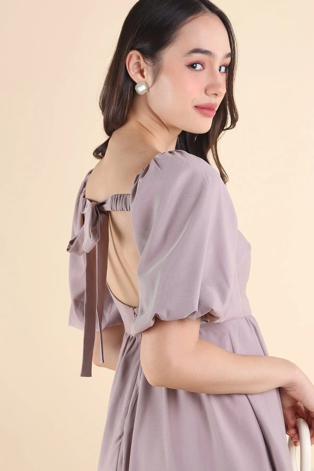 KRISA PADDED LOW-BACK DRESS IN DUSTY MAUVE